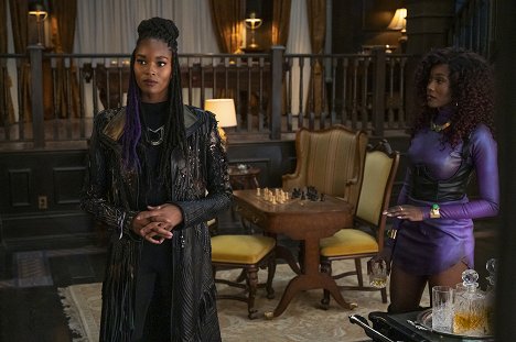 Damaris Lewis, Anna Diop - Titans - Lady Vic - Z filmu