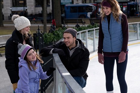 Meara Mahoney-Gross, Ryan Cooper, Abigail Klein - Christmas on Ice - Photos