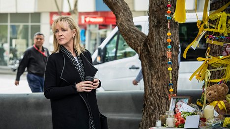 Rebecca Gibney - Halifax f.p. - Episode 5 - Z filmu