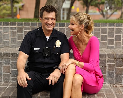 Nathan Fillion, Tricia Helfer - The Rookie - Five Minutes - Making of