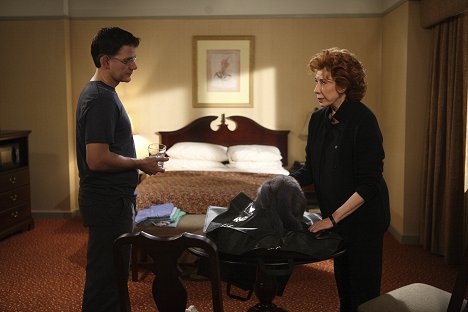 Campbell Scott, Lily Tomlin - Damages - You Haven't Replaced Me - Photos