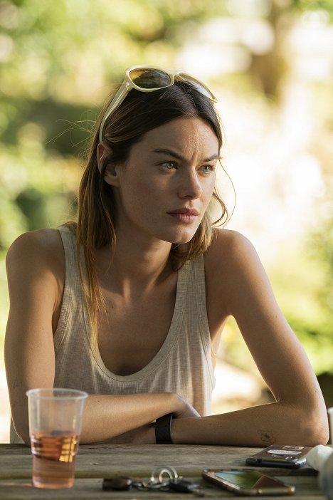 Camille Rowe - The Deep House - Photos