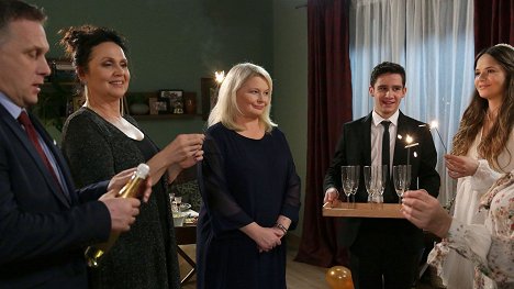 Robert Moskwa, Malgorzata Pienkowska, Dominika Ostalowska, Krystian Domagała, Monika Mielnicka - M jak miłość - Episode 61 - Photos