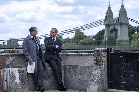 Ralph Fiennes, Daniel Craig - No Time to Die - Photos