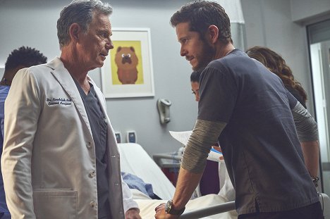 Bruce Greenwood, Matt Czuchry - Atlanta Medical - Da Da - Filmfotos