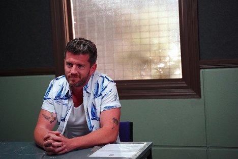 Ryan O'Kane - Vraždy v Brokenwoodu - Na vás, paní Robinsonová - Z filmu