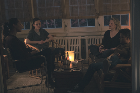 Amanda Brugel, Alexis Bledel, Elisabeth Moss, Samira Wiley - The Handmaid's Tale - Home - Van film