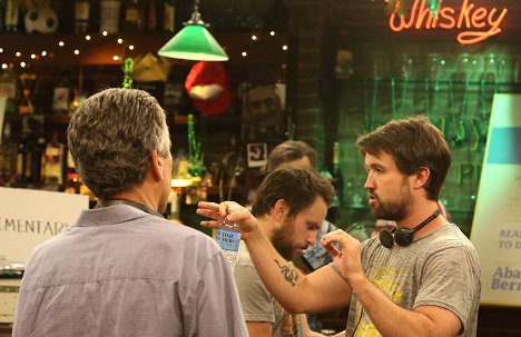 Charlie Day, Rob McElhenney - It's Always Sunny in Philadelphia - Mac and Dennis Buy a Timeshare - Photos
