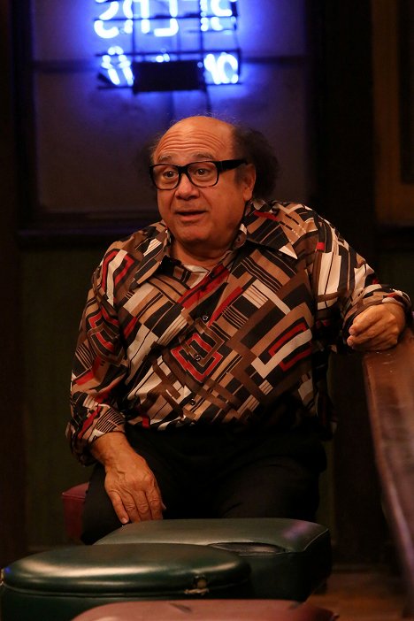 Danny DeVito - It's Always Sunny in Philadelphia - The Gang Group Dates - Photos