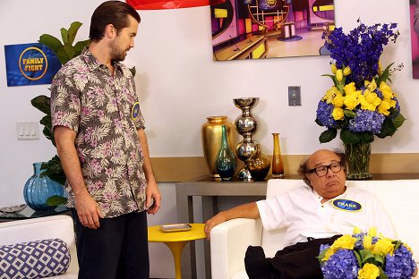 Rob McElhenney, Danny DeVito - Elämää Philadelphiassa - Jengi osallistuu tietovisaan - Kuvat elokuvasta