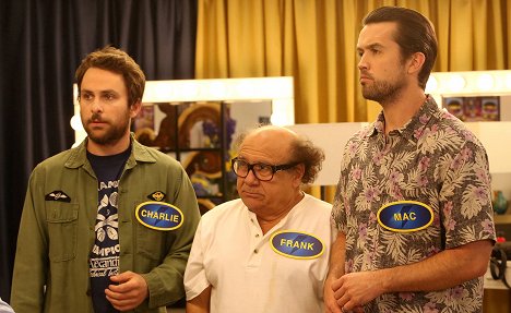 Charlie Day, Danny DeVito, Rob McElhenney - It's Always Sunny in Philadelphia - The Gang Goes on Family Fight - Photos