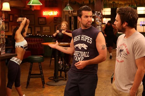 Rob McElhenney, Charlie Day - It's Always Sunny in Philadelphia - Ass Kickers United: Mac and Charlie Join a Cult - Z filmu