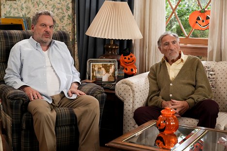 Jeff Garlin, Judd Hirsch - Die Goldbergs - Die Suche nach dem großen weißen Kürbis - Filmfotos