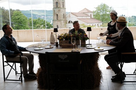 Emanuele Ridi, Matěj Ruppert - Manu a Matěj na cestě po jižní Itálii - Na cestě do tajemné Lukánie: Slunce, seno, buvoli - Z filmu