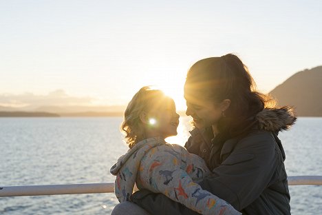 Rylea Nevaeh Whittet, Margaret Qualley - Služka - Za babku - Z filmu