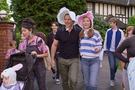 Troy Ames, Momona Tamada, Dylan Kingwell, Mark Feuerstein, Sophie Grace, Ethan Farrell - The Baby-Sitters Club - Kristy and the Baby Parade - Photos