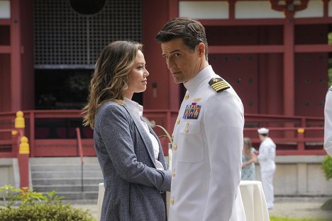 Vanessa Lachey, Enver Gjokaj - NCIS: Hawai'i - Gaijin - De la película