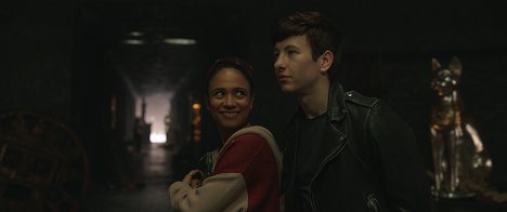 Lauren Ridloff, Barry Keoghan - Eternals - Photos