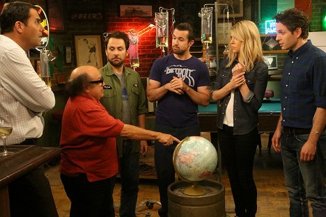 Andy Buckley, Danny DeVito, Charlie Day, Rob McElhenney, Kaitlin Olson, Glenn Howerton - Felhőtlen Philadelphia - Chardee MacDennis 2: Electric Boogaloo - Filmfotók