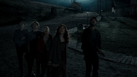 Annabeth Gish, Igby Rigney, Annarah Cymone, Kate Siegel, Rahul Kohli - Misa de medianoche - Libro VII: Apocalipsis - De la película