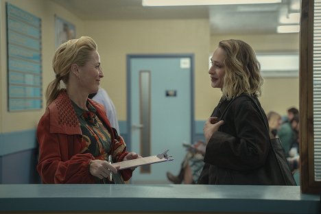 Gillian Anderson, Jemima Kirke - Sex Education - Episode 5 - Z filmu