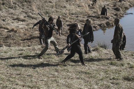 Nico Tortorella, Aliyah Royale - The Walking Dead: World Beyond - Foothold - Photos