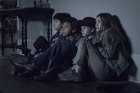 Kien Michael Spiller, Antony Azor, Cailey Fleming, Anabelle Holloway - The Walking Dead - Bis aufs Blut - Filmfotos