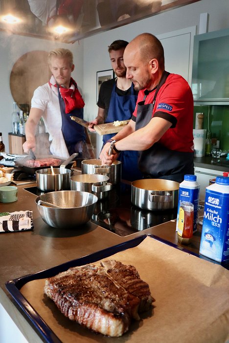 Joel Pohjanpalo, Lukáš Hradecký, Hans Välimäki - Hansin matkassa - Photos