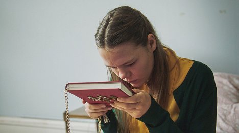 Viilbjørk Malling Agger - Mørket mellem os - Skovtemplet - Filmfotos