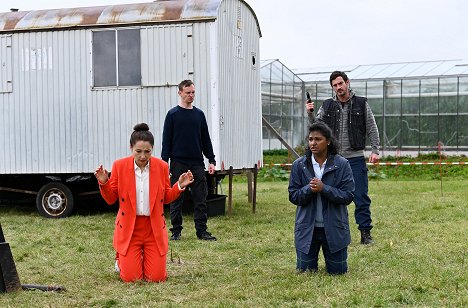 Janina Elkin, Adam Venhaus, Sönke Möhring - WaPo Bodensee - Auf der Flucht - Photos