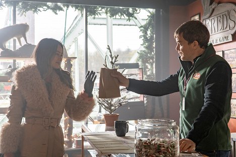 Jamie Chung, Michael C. Hall - Dexter - Rauchzeichen - Filmfotos