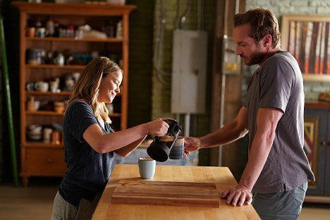 Allison Miller, Ryan Hansen - A Million Little Things - Six Months Later - De la película