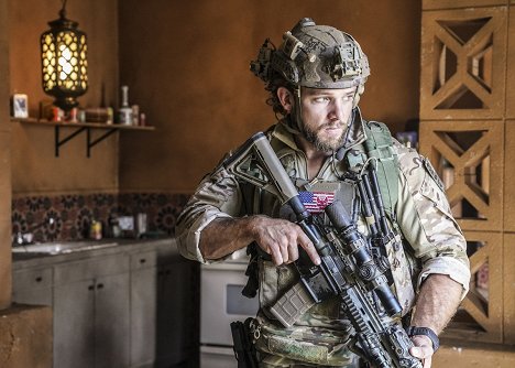 Max Thieriot - SEAL Team - What's Past Is Prologue - Do filme