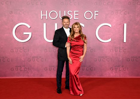 UK Premiere Of "House of Gucci" at Odeon Luxe Leicester Square on November 09, 2021 in London, England - Mark Burnett, Roma Downey - House of Gucci - Tapahtumista