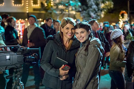 Lori Loughlin, Isabella Giannulli - Every Christmas Has a Story - Making of