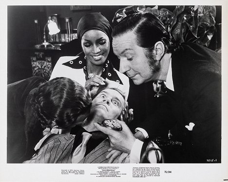 Teresa Graves, Peter Bayliss - Old Dracula - Lobby Cards