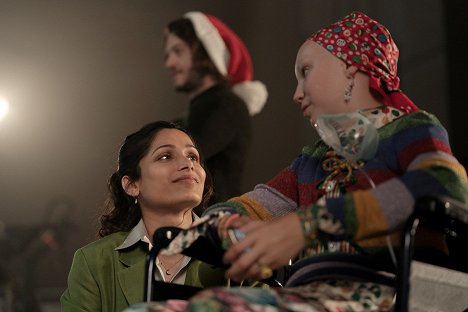 Freida Pinto, Helena Zengel - A Christmas Number One - Photos