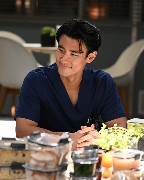 Alex Landi - Grey's Anatomy - Every Day Is a Holiday (With You) - Photos