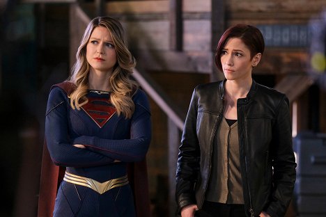 Melissa Benoist, Chyler Leigh - Supergirl - Welcome Back, Kara - Filmfotók