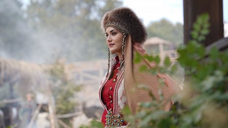 Fahriye Evcen - Alparslan: Büyük Selçuklu - Episode 1 - Kuvat elokuvasta