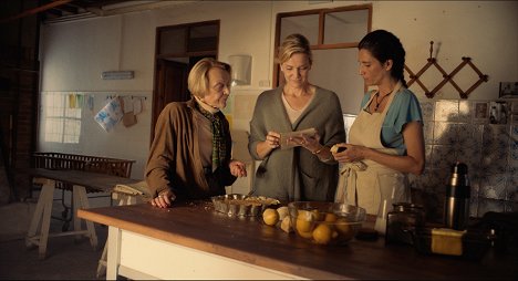 Marilu Marini, Eva Martín, Elia Galera - Pan de limón con semillas de amapola - De la película
