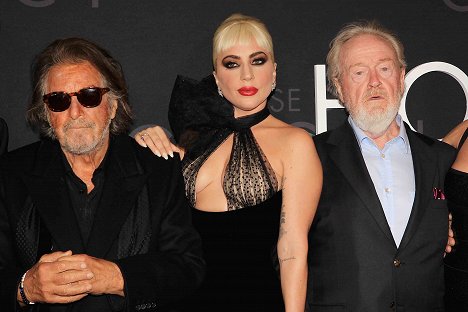 New York Premiere of "House of Gucci" on November 16, 2021 - Al Pacino, Lady Gaga, Ridley Scott - Klan Gucci - Z akcií