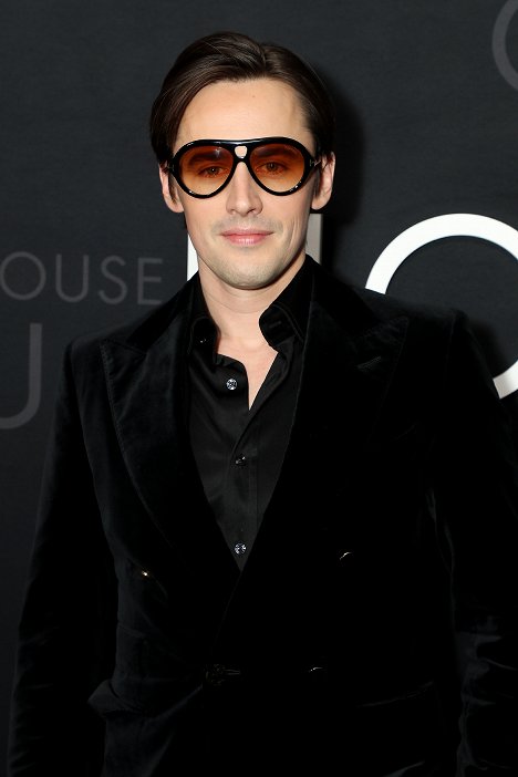 New York Premiere of "House of Gucci" on November 16, 2021 - Reeve Carney - Casa Gucci - De eventos