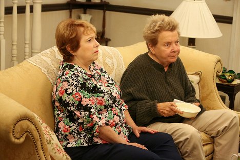 Lynne Marie Stewart, Sandy Martin - It's Always Sunny in Philadelphia - Dům staré dámy: Situační komedie - Z filmu