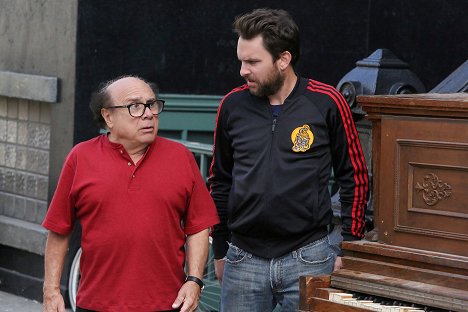 Danny DeVito, Charlie Day - It's Always Sunny in Philadelphia - Hero or Hate Crime? - Photos