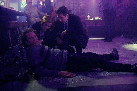 Randall 'Tex' Cobb, Gillian Anderson, David Duchovny - Expediente X - Fight Club - De la película