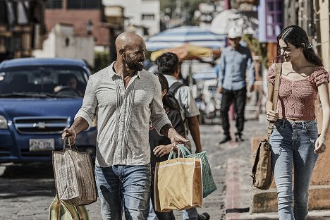 Shemar Moore, Val Dorantes - S.W.A.T. - Vagabundo - Photos