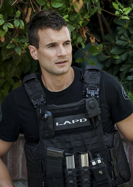 Alex Russell - S.W.A.T. - Crisis Actor - Film