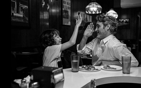 Woody Norman, Joaquin Phoenix - Come On, Come On - Filmfotos