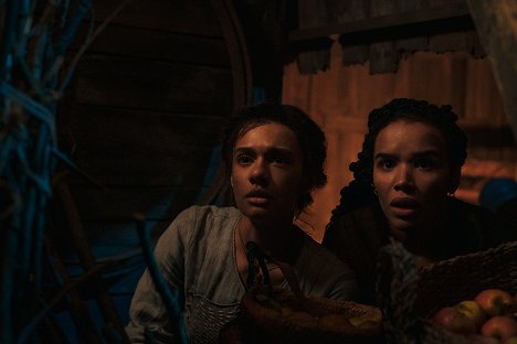 Madeleine Madden, Zoe Robins - The Wheel of Time - Les Adieux - Film